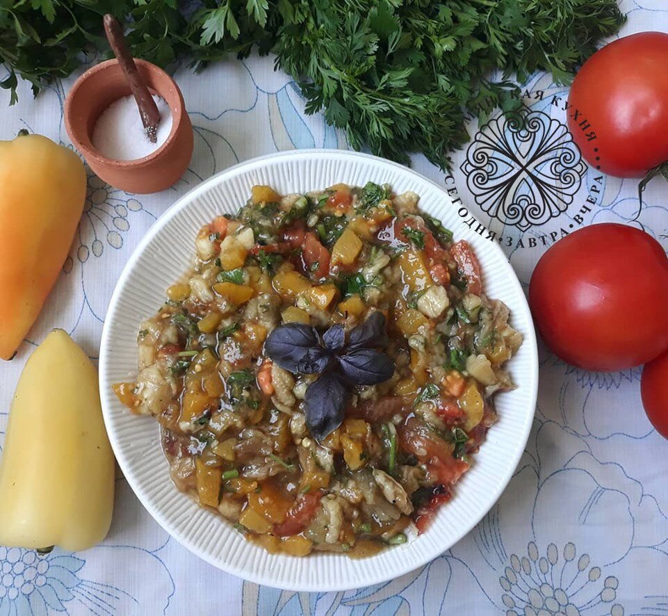 Овощной хоровац армянский. Овощной хоровац. Чобан хоровац. Аджапсандал армянский. Хоровац из баклажанов.