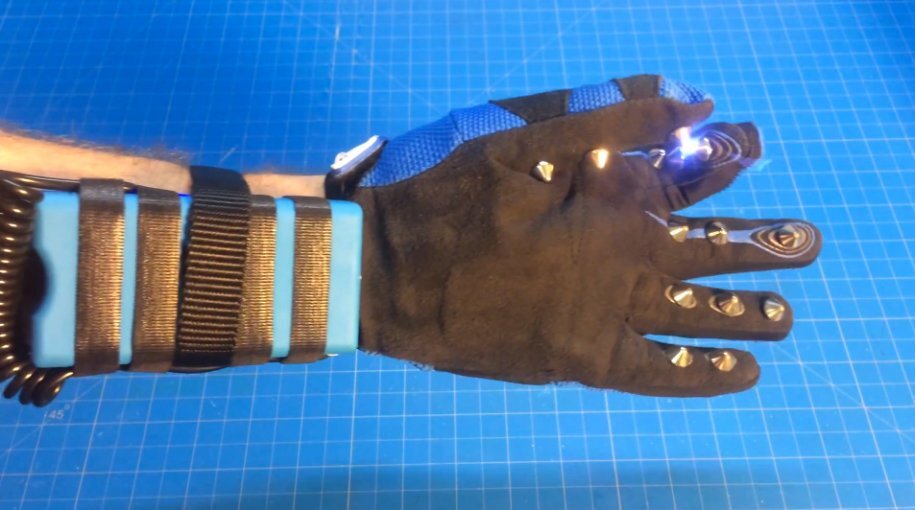 Перчатка самоделка. Перчатка самоделка. Перчатка из бумаги. Как сделать самодельную перчатку. Как сделать самодельную перчатку.