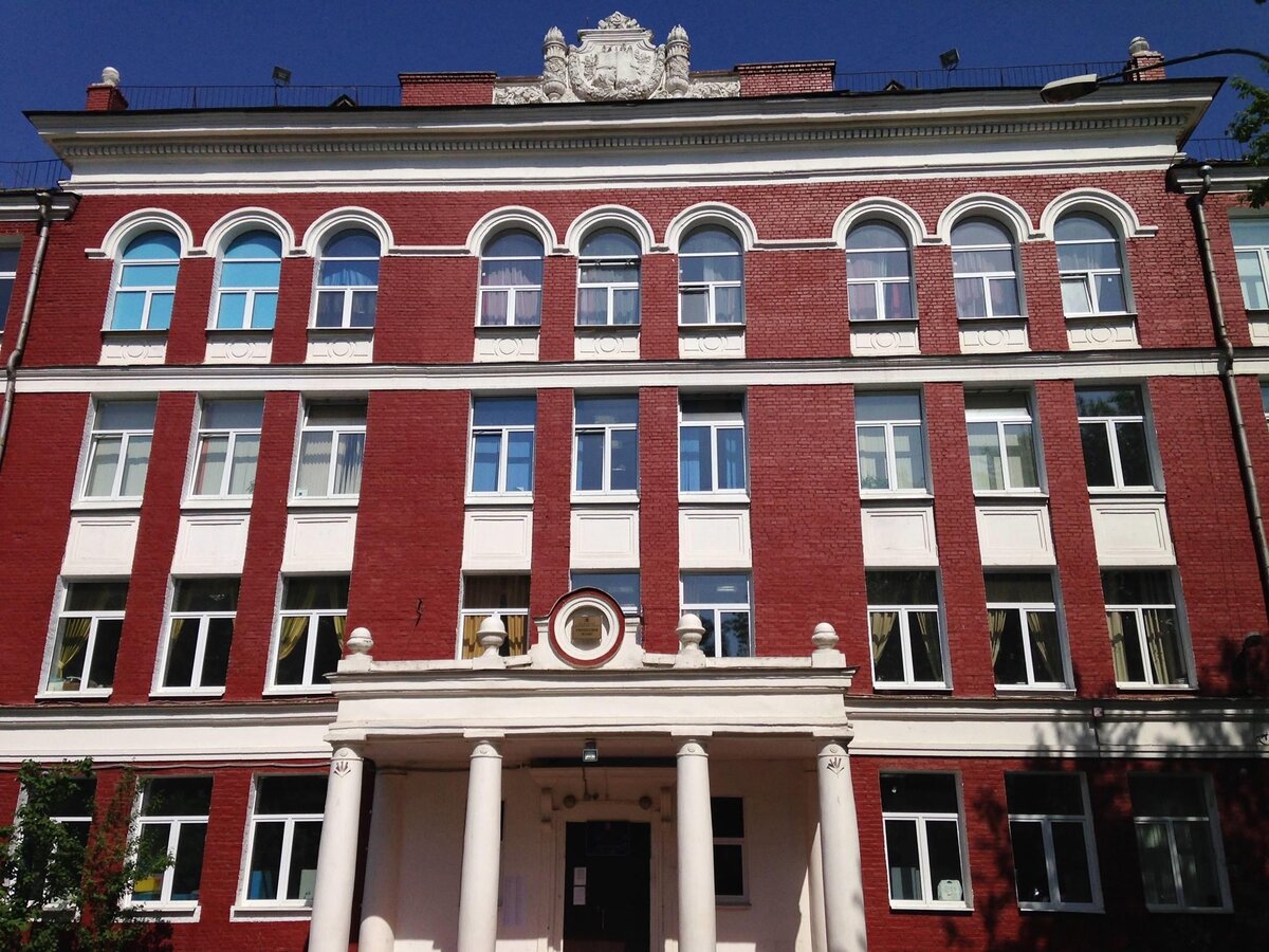 Фото школы сделано автором 