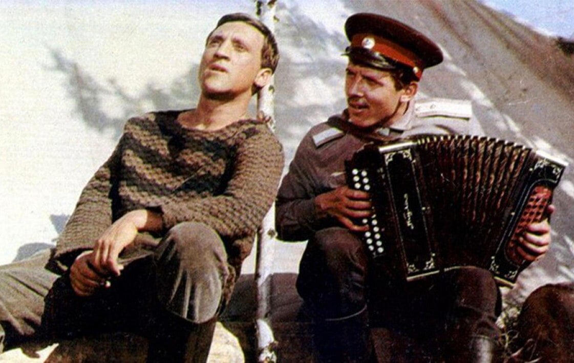 Кадр из кинофильма "Хозяин тайги". Владимир Высоцкий и Валерий Золотухин. Фото из открытых источников Интернета.