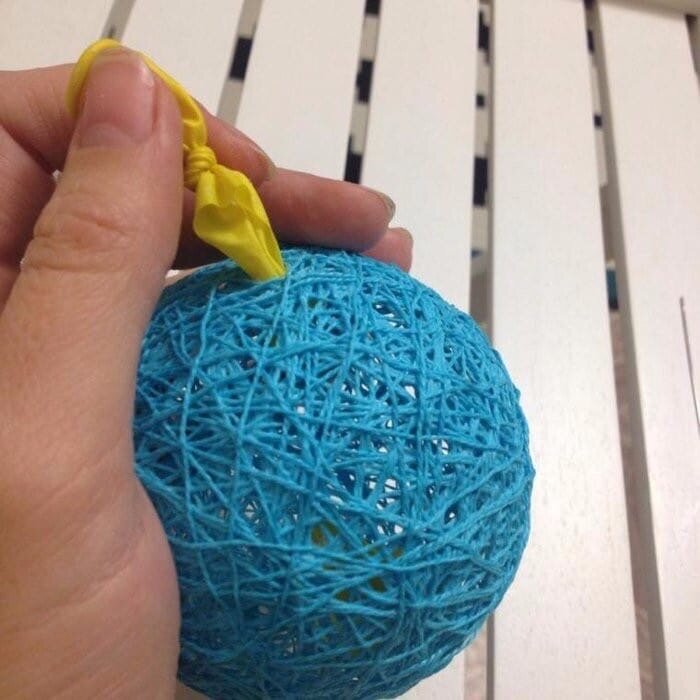 Тайская гирлянда из ротанговых шариков голубая / Lightening balls rattan blue 20 шариков