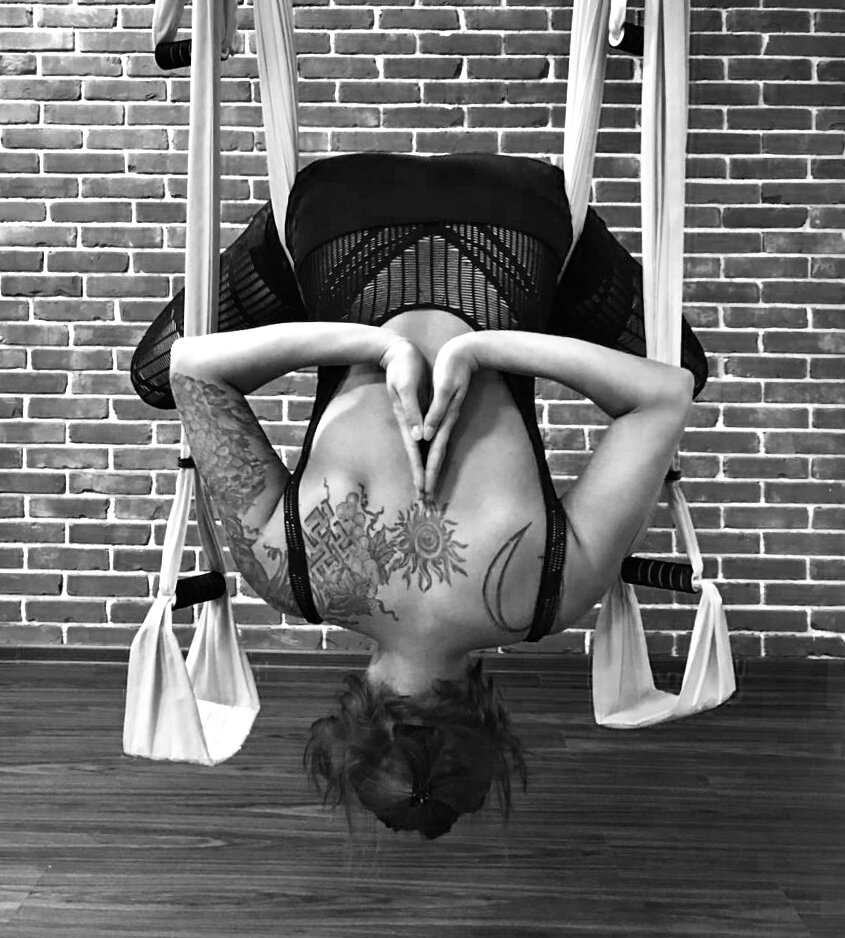 Также отличным способом разгрузки позвоночника является флай-йога, но это уже совсем другая история ))))