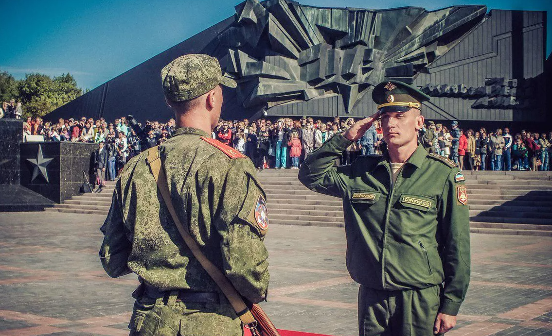 Донвоку. Курсанты в Донецке. Военный Донецк. Донецкое высшее общевойсковое командное училище. Донецк воинская.