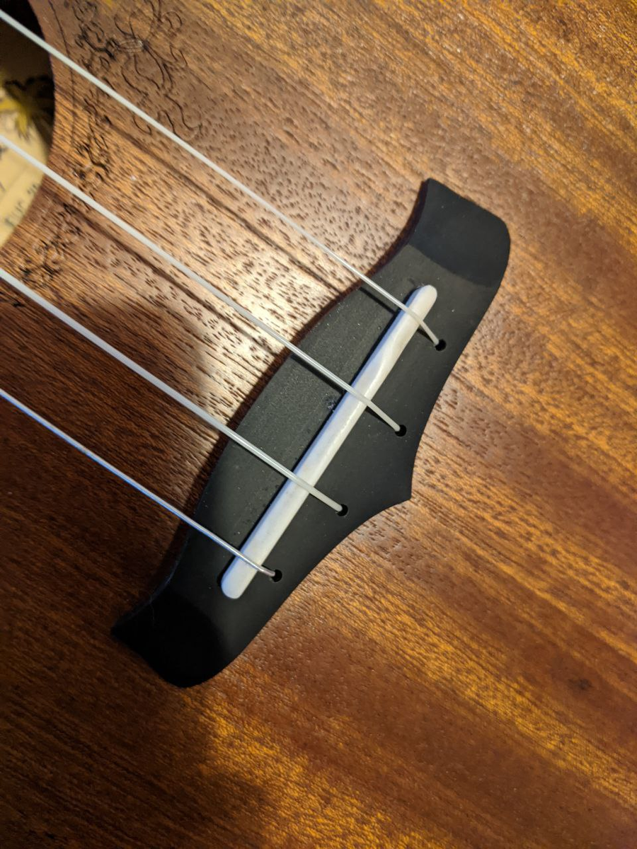 Если присмотреться видно старое место для порожка