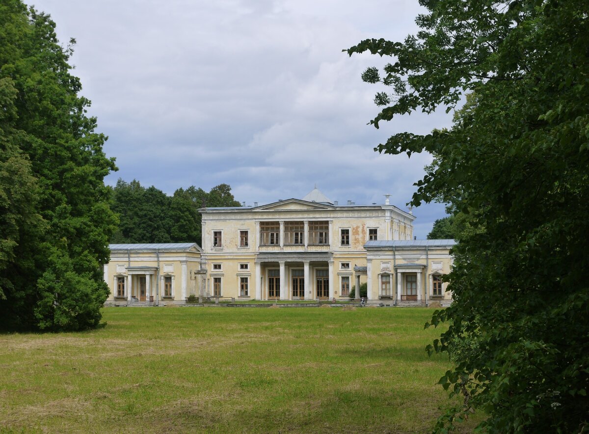 Северный фасад дворца