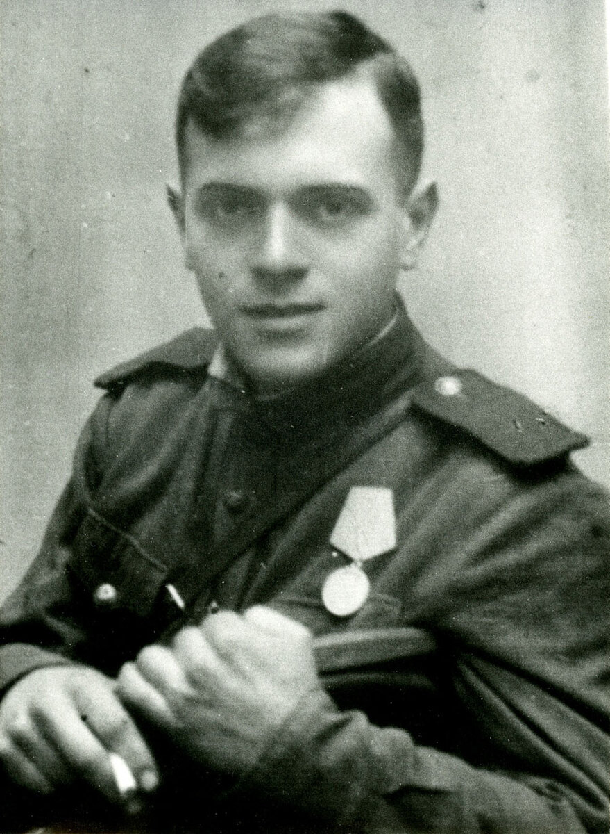 Давид Самойлов в сороковые