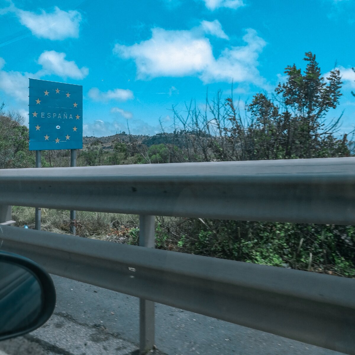 Граница между Францией и Испанией, табличка