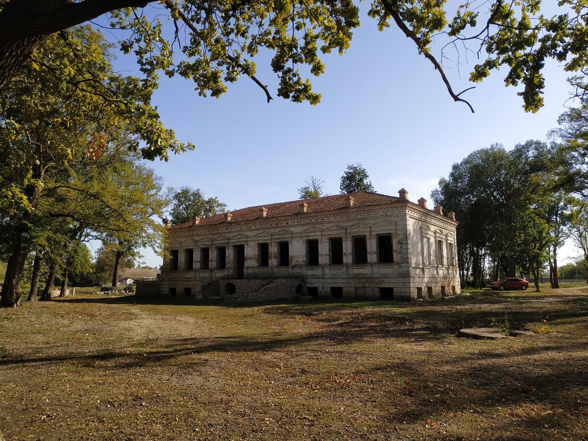 Вид на усадьбу с беседки