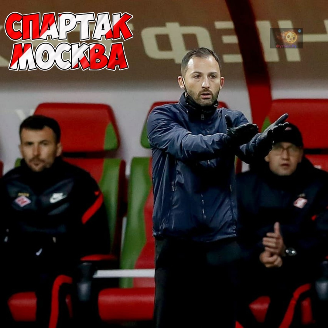 Тедеско из тренерской скамьи недурно так заряжает ребят!