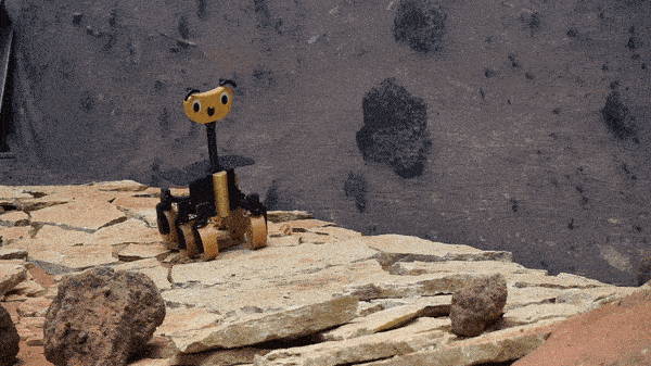 У европейского марсохода Rosalind Franklin ExoMars есть младший брат - ExoMy. Чертежи и программное обеспечение для этой мини-версии полноразмерного исследователя Марса доступны бесплатно, так что любой может напечатать, собрать и запрограммировать свой собственный ExoMy в 3D.