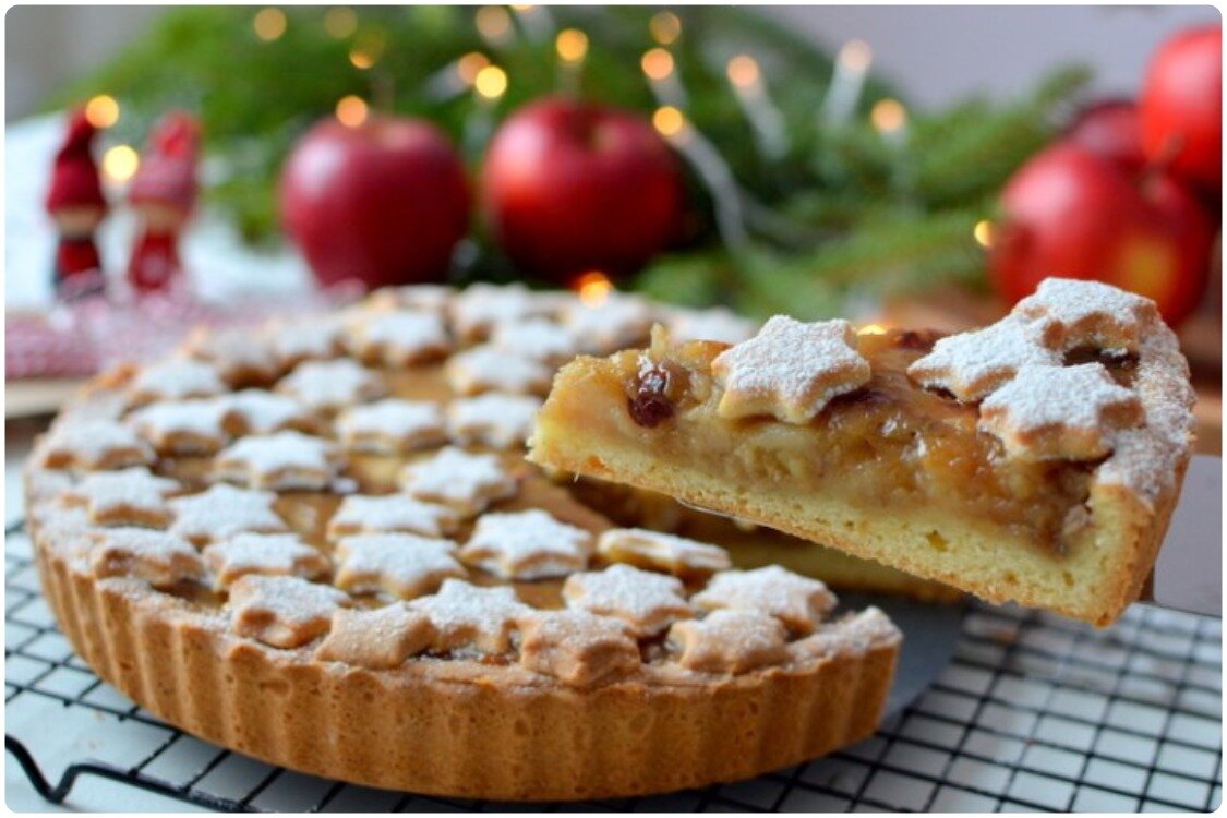 Новогодний зимний пирог с яблоками, рецепт на любой праздник