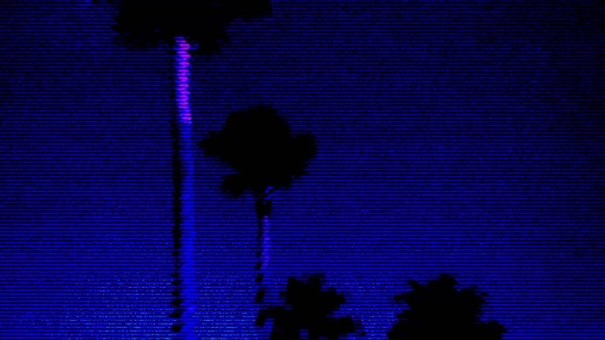 Сопровождается видео или картинки вот такими мрачными фотографиями