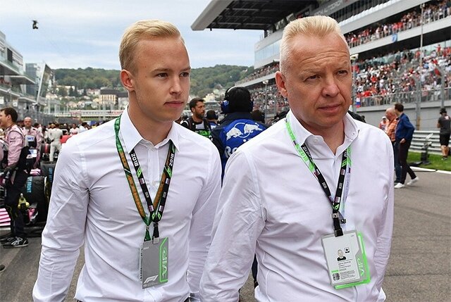 В одном из интервью Никита Мазепин признался, что впервые сел за руль в пятилетнем возрасте. Спустя пару лет он увлекся картингом.