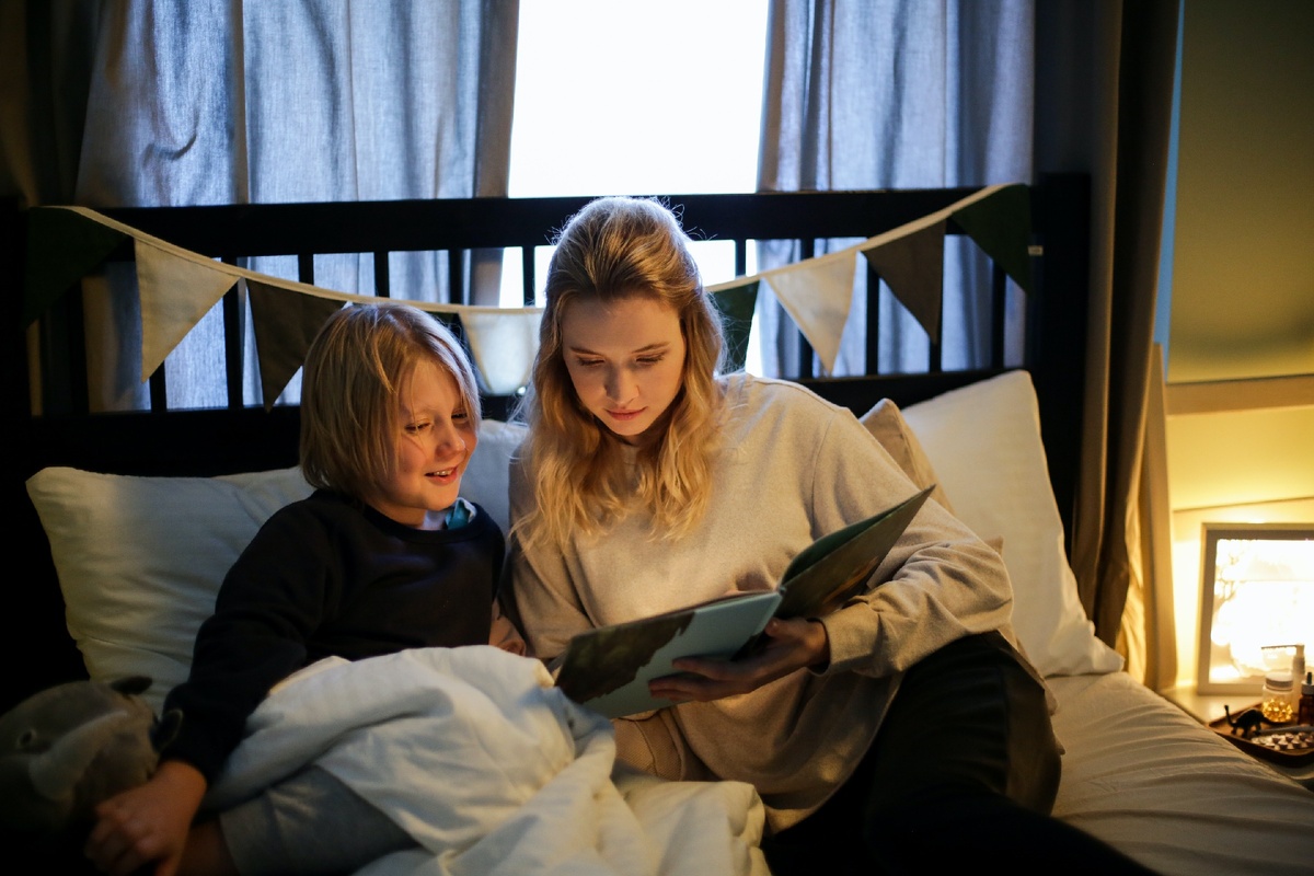 Дети читают сказки. Скрытый смысл сказок. Русская литература. Чтение литературы. 