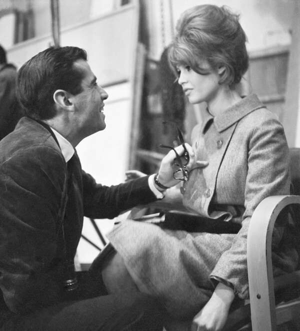 Брижит Бардо и Роже Вадим, на съемочной площадке, 1961 год (фото: www.glamour.it)