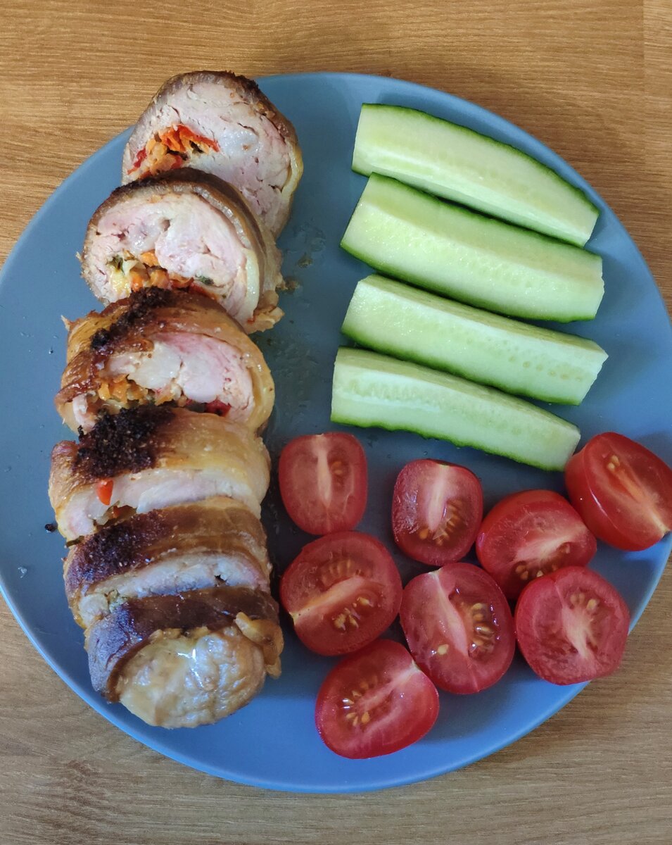 Диаметр тарелки 20 см.