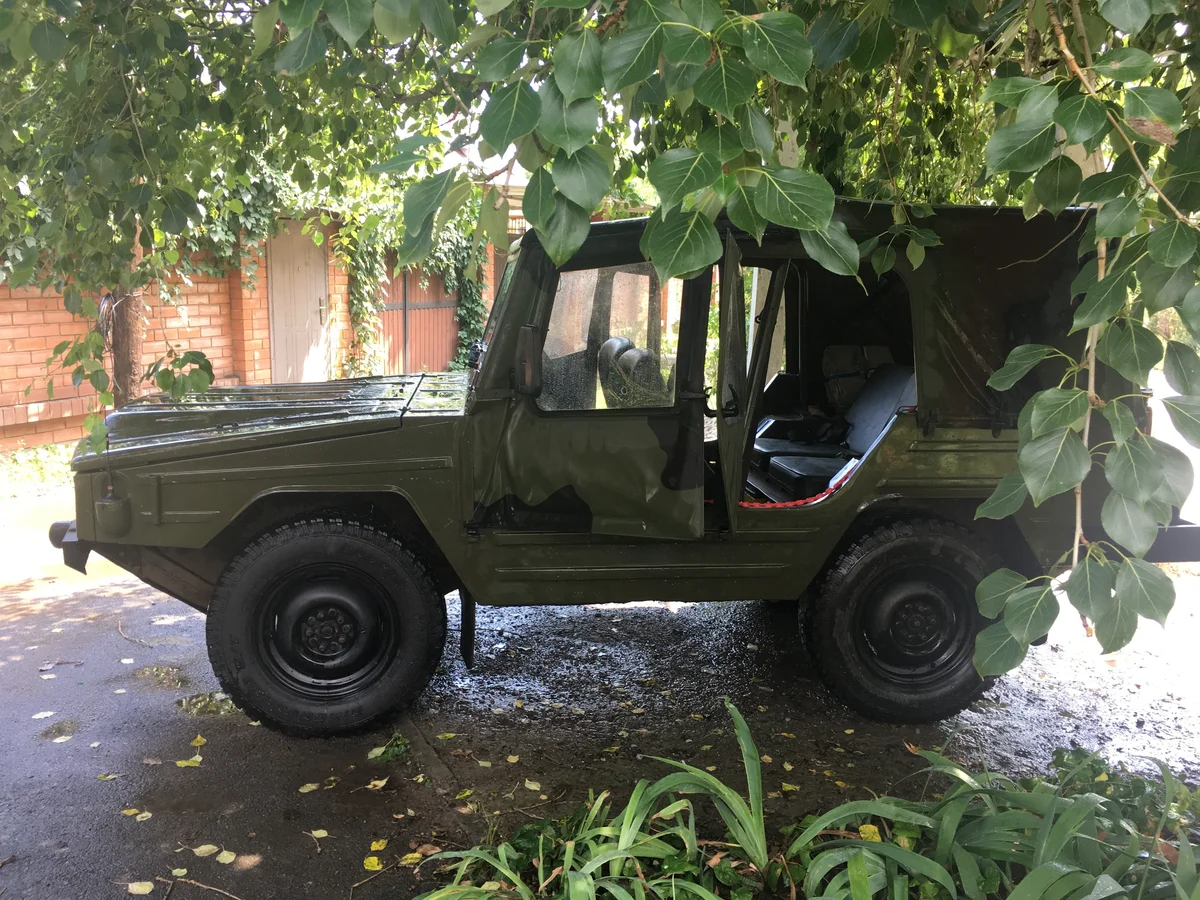 Приличный клиренс и большие по сравнению с ЛуАЗом колеса (фото с авто.ру)