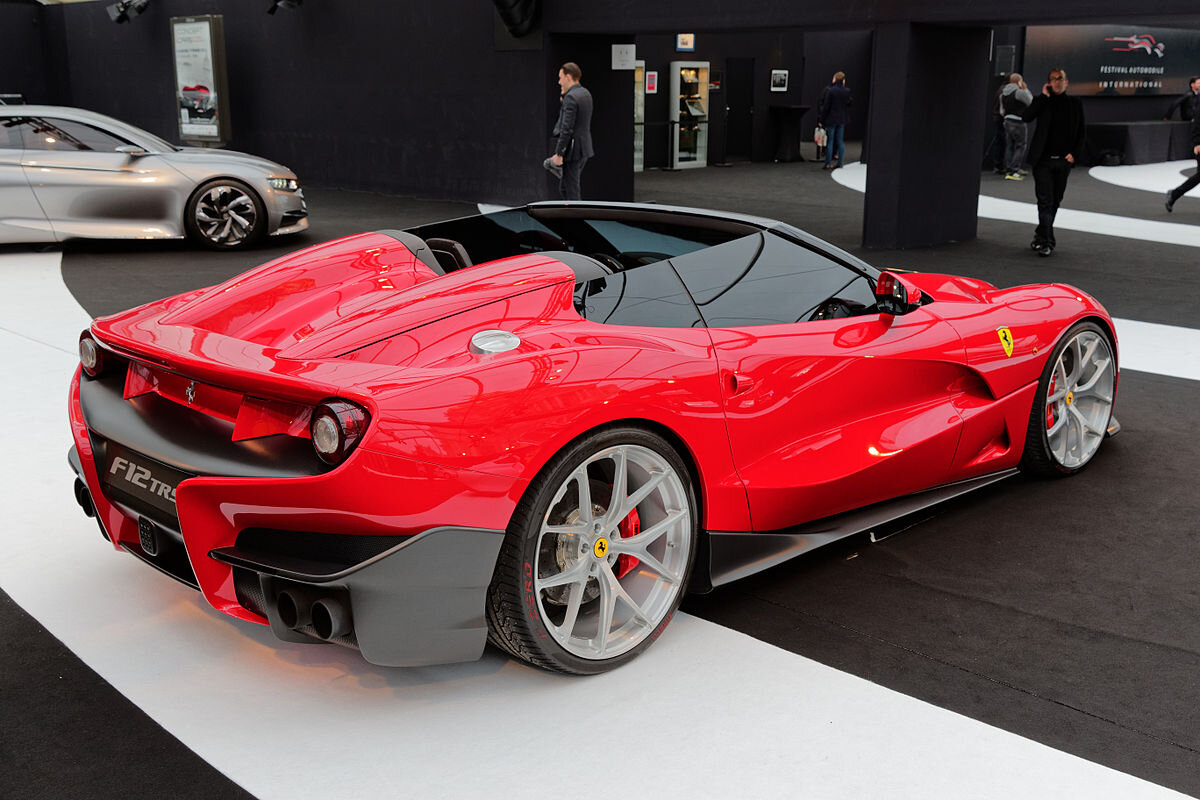 https://upload.wikimedia.org/wikipedia/commons/thumb/4/41/Festival_automobile_international_2015_-_Ferrari_F12_TRS_-_001.jpg/1200px-Festival_automobile_international_2015_-_Ferrari_F12_TRS_-_001.jpg