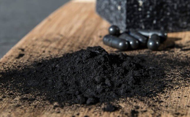 Что такое активированный уголь и как он используется в фильтрах для очистки воды?