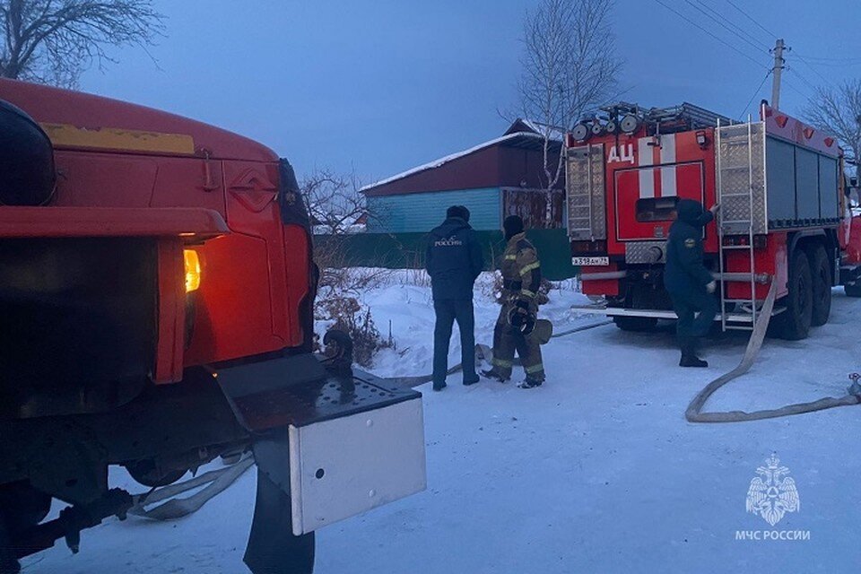     Пожарным потребовалось больше часа, чтобы потушить огонь  ГУ МЧС России по ЕАО