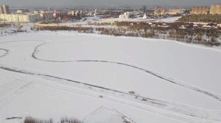    В новогодние каникулы сургутяне смогут бесплатно прокатиться по гоночному треку