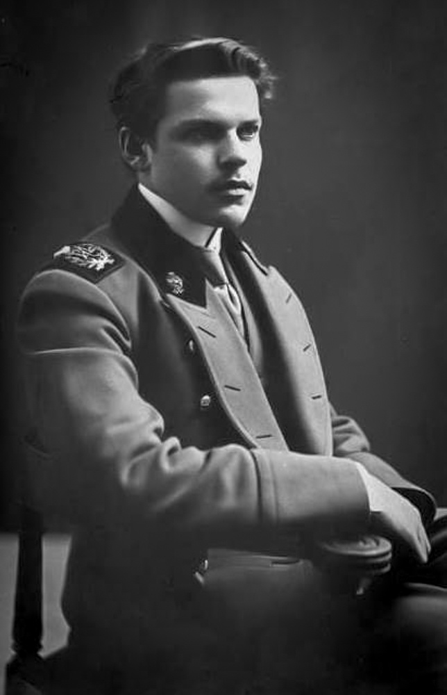 Скульптор Ромуальд Иодко