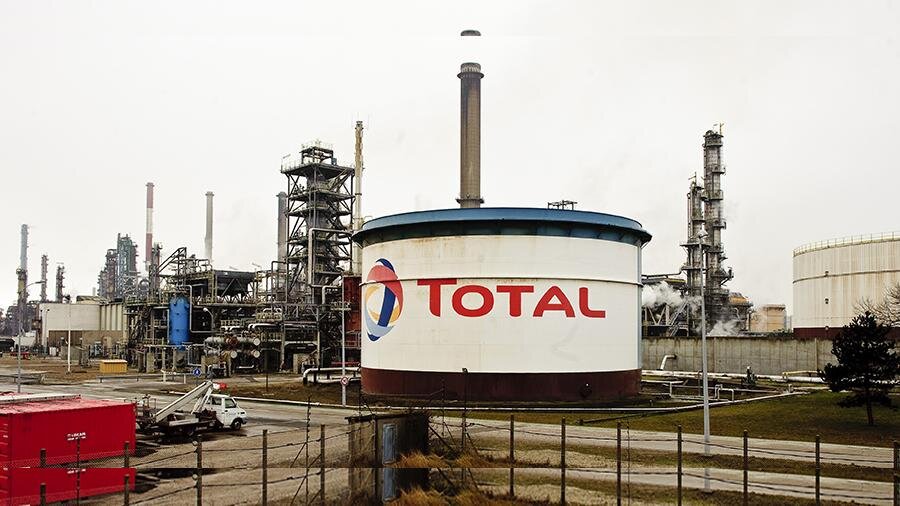 Total company. Французская нефтяная компания total. Тотал компания Франция. Франция НПЗ total. Тоталь нефтяная компания.