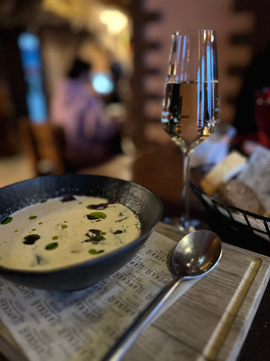 Арктическая уха на «крабовом» молоке в ресторане «Царская охота»