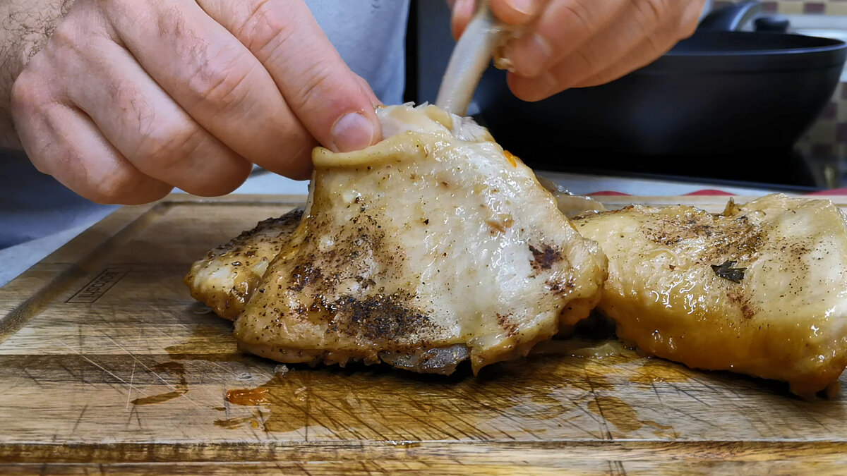 Мало кто делает паштет из курицы, а ведь это очень вкусно и недорого.  Показываем, как мы готовим нежнейший домашний куриный паштет | Розовый  баклажан | Дзен