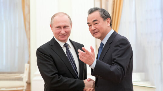    Путин встретился с членом политбюро ЦК Компартии Китая Ван И Анна Оленькова