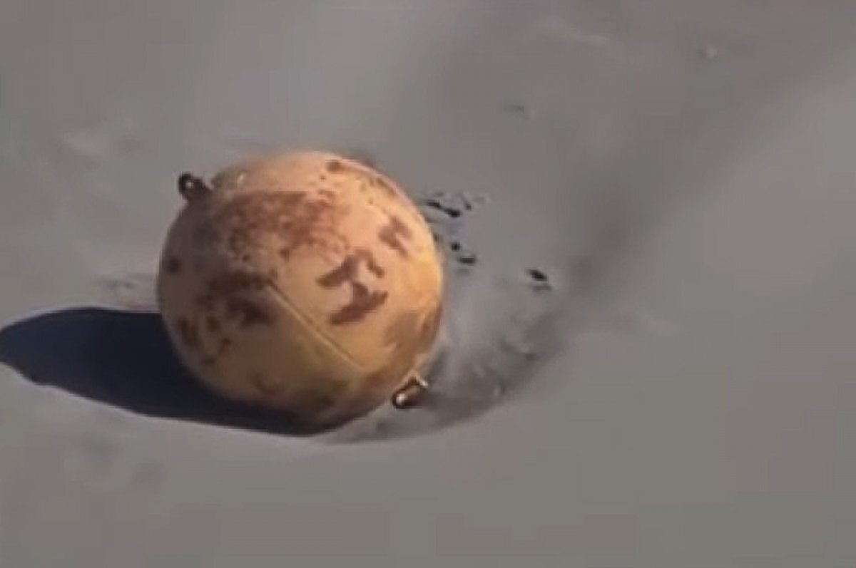 Металлический шар упал с высоты 26 м. НЛО шар. Неопознанный шар в Японии. Шар.