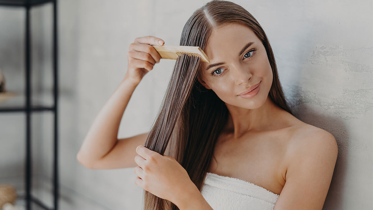     Женская прическа Алина Городниченко
Пробор посерединеShutterstock/Fotodom