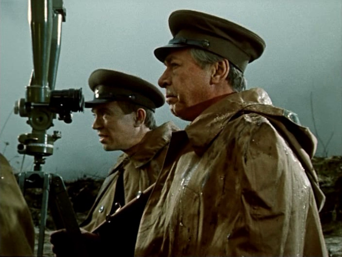 Олег Ефремов. Кадр из фильма "Батальоны просят огня" (1985)