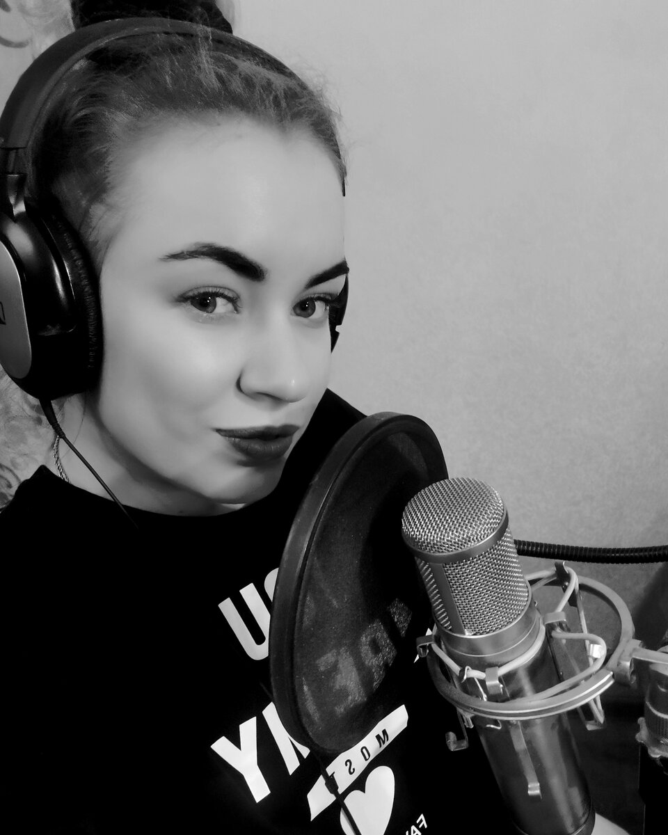 А я пишу новую песню в подарок ✌️💕