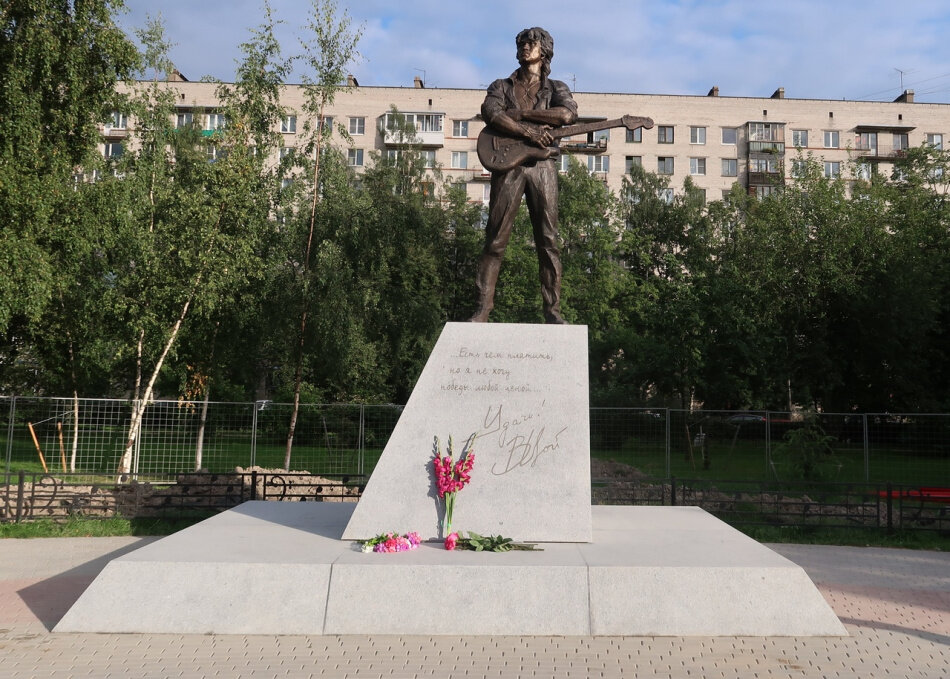 Памятник цою в питере