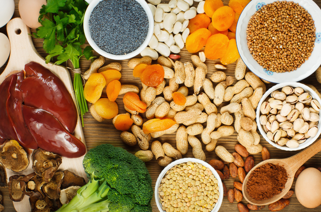 Продукты с высоким содержанием железа. canva.com 