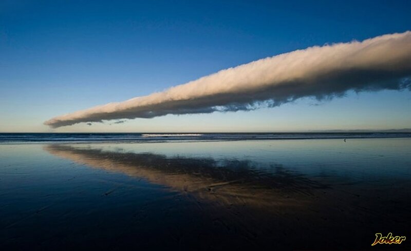 Валовые облака получили своё название из-за того, что похожи на длинный вал. 