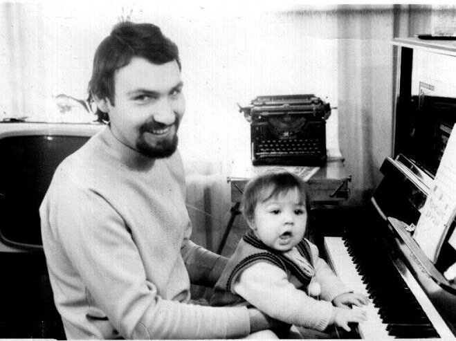 С Эвой. Так мы начинали... Жёлтые Воды. Фото из архива автора.