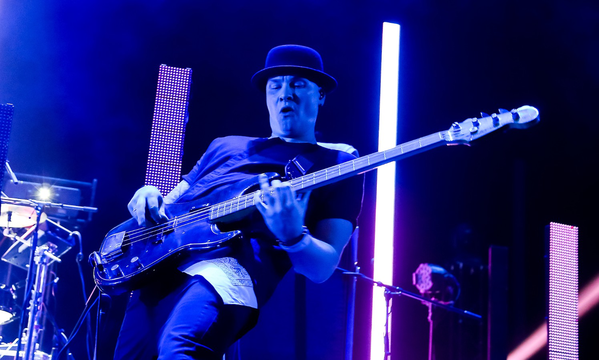 фамилия группы мумий тролль. фамилия группы мумий тролль. мумий тролль илья лагутенко. фамилия группы мумий тролль. илья лагутенко 1999.