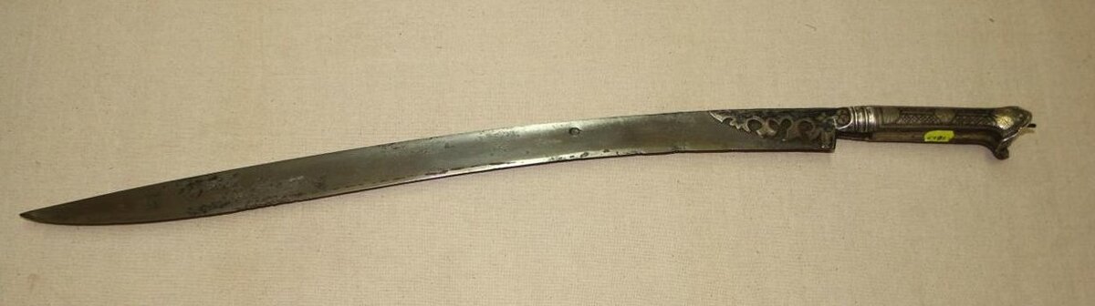 Турецкий ятаган, XIX век. Аналогичное оружие было в кабинете Исхака Юнусова. Фото: НМ РТ