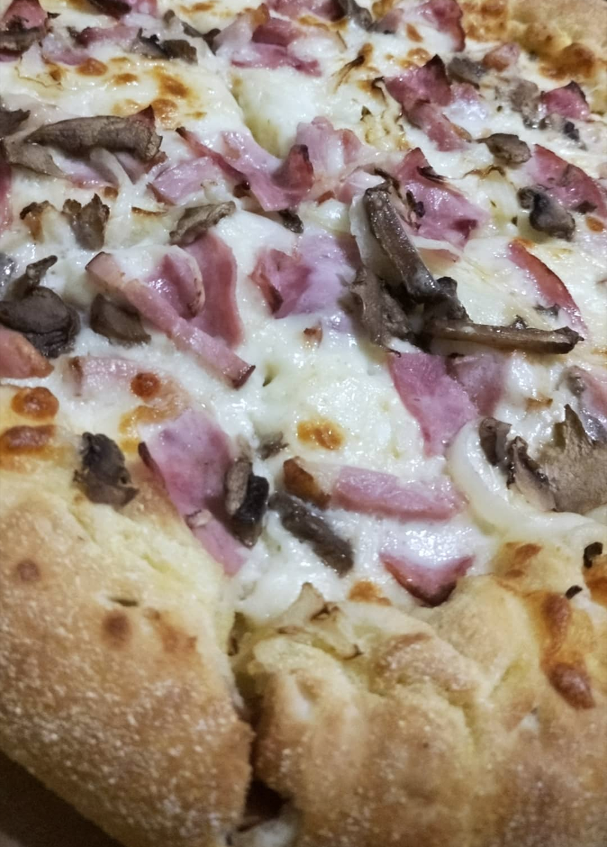 Одна большая пицца на ужин для меня была нормальным явлением 🤷🏼‍♀