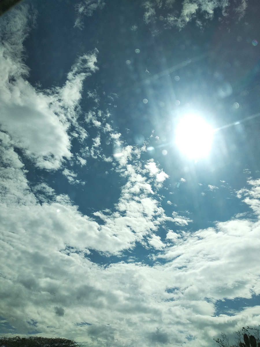 Мощное солнце экватора