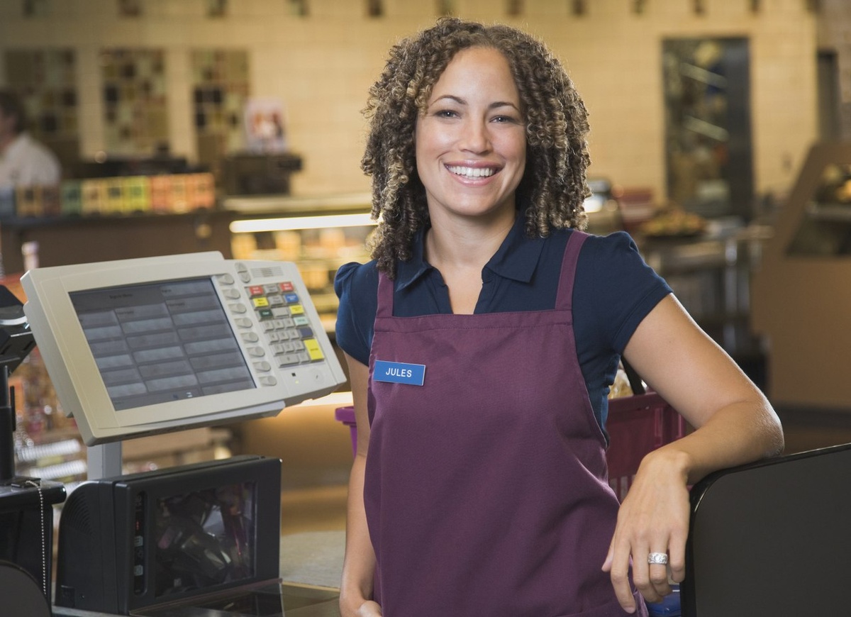 1. ПОГОВОРИТЬ С ПРОДАВЦОМ  В МАГАЗИНЕ.