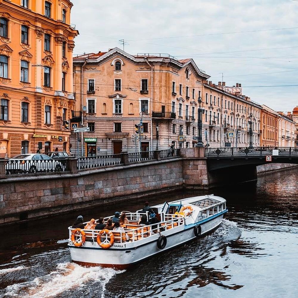 Санкт петербург прогулка по каналам. Каналы Санкт-Петербурга. Реки и каналы Санкт-Петербурга. Экскурсия по рекам и каналам Санкт-Петербурга. Речные каналы Санкт-Петербурга.