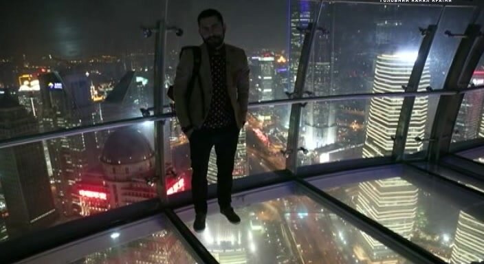 На смотровой площадке небоскрёба Бедняков в Шанхае