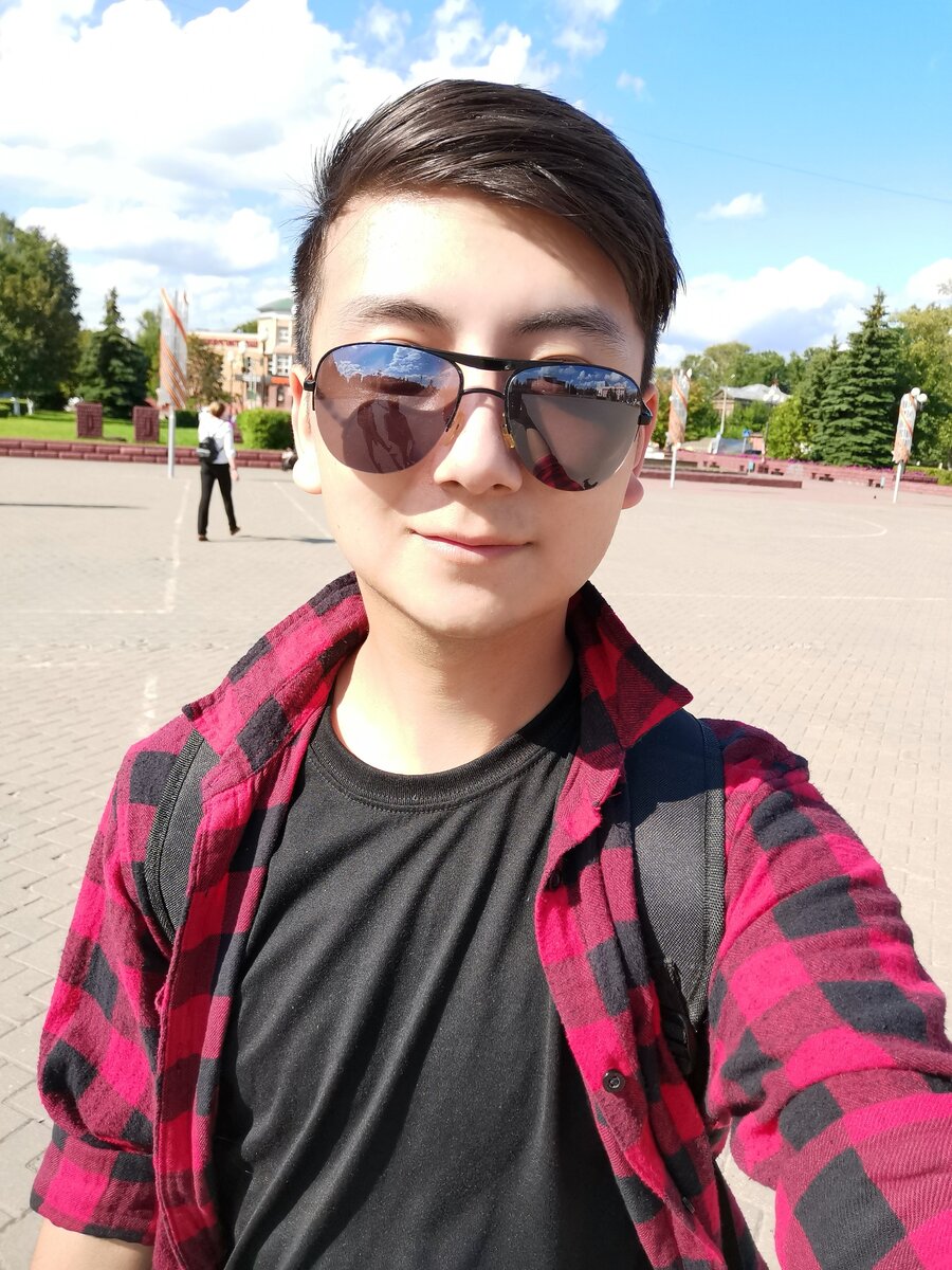 Пример не очень удачного селфи. Что тут не так?