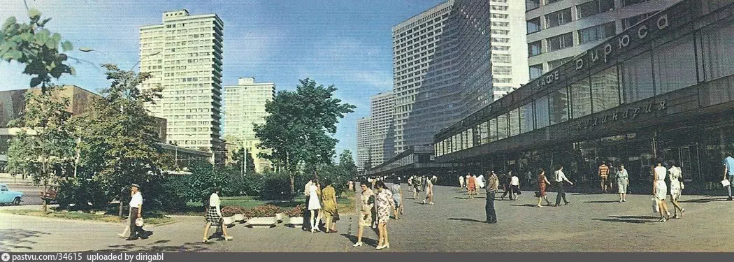 Проспект Калинина, 1979 г. Источник:С.Н.Сыров "Страницы истории".