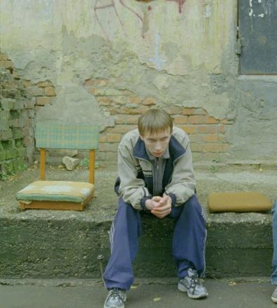 Кадр с Ильей в ленте "Короткое замыкание"