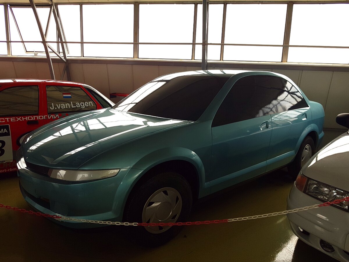 Прототип автомобиля Lada более высокого класса, чем выпускаемые тогда модели. Год постройки - примерно 2001-2002г.