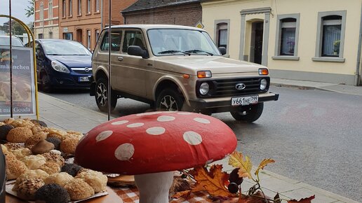 LADA Niva Legend — АНТИКОР не поможет.Нива вода в салоне,сырой пол?Купил NIVA проверь у себя.LADA.